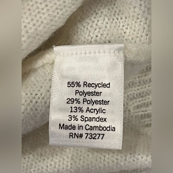 NWT Women’s 2X White Sweater Very Soft NEW - Picture 6 of 8